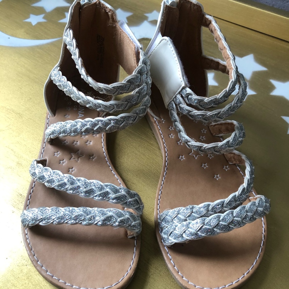 Arizona girls size 2 sparkle sandals